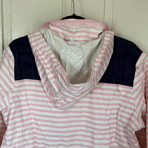 Vineyard Vines Pink & White striped popover raincoat size large - Picture 6 of 6